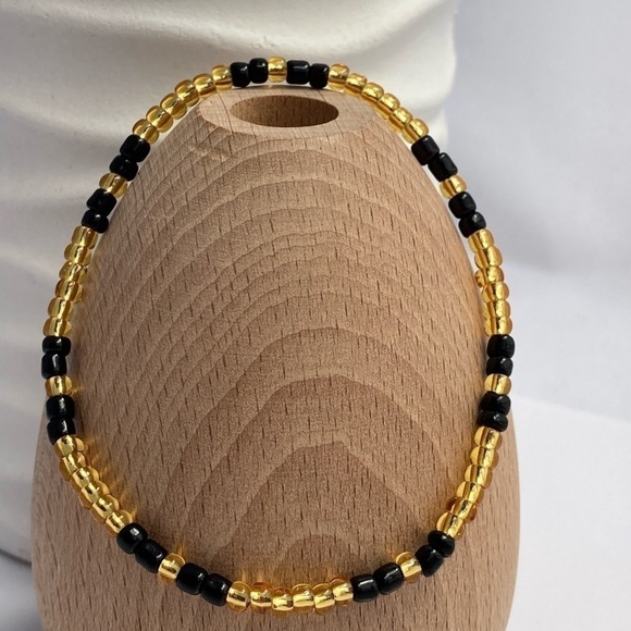 Stretch Beaded Anklet Gold & Black - Picture 1 of 11